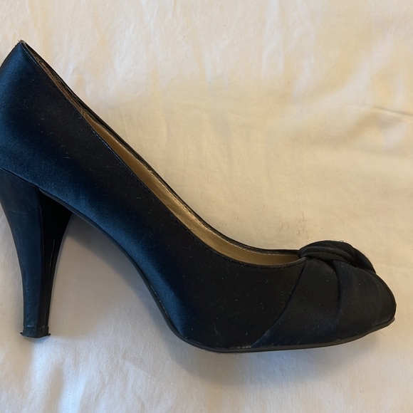 Black satin peep toe pumps with satin knot at toe, 3 1/2” heel - Picture 2 of 11